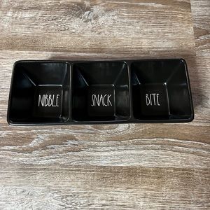 Rae Dunn- Snack dish